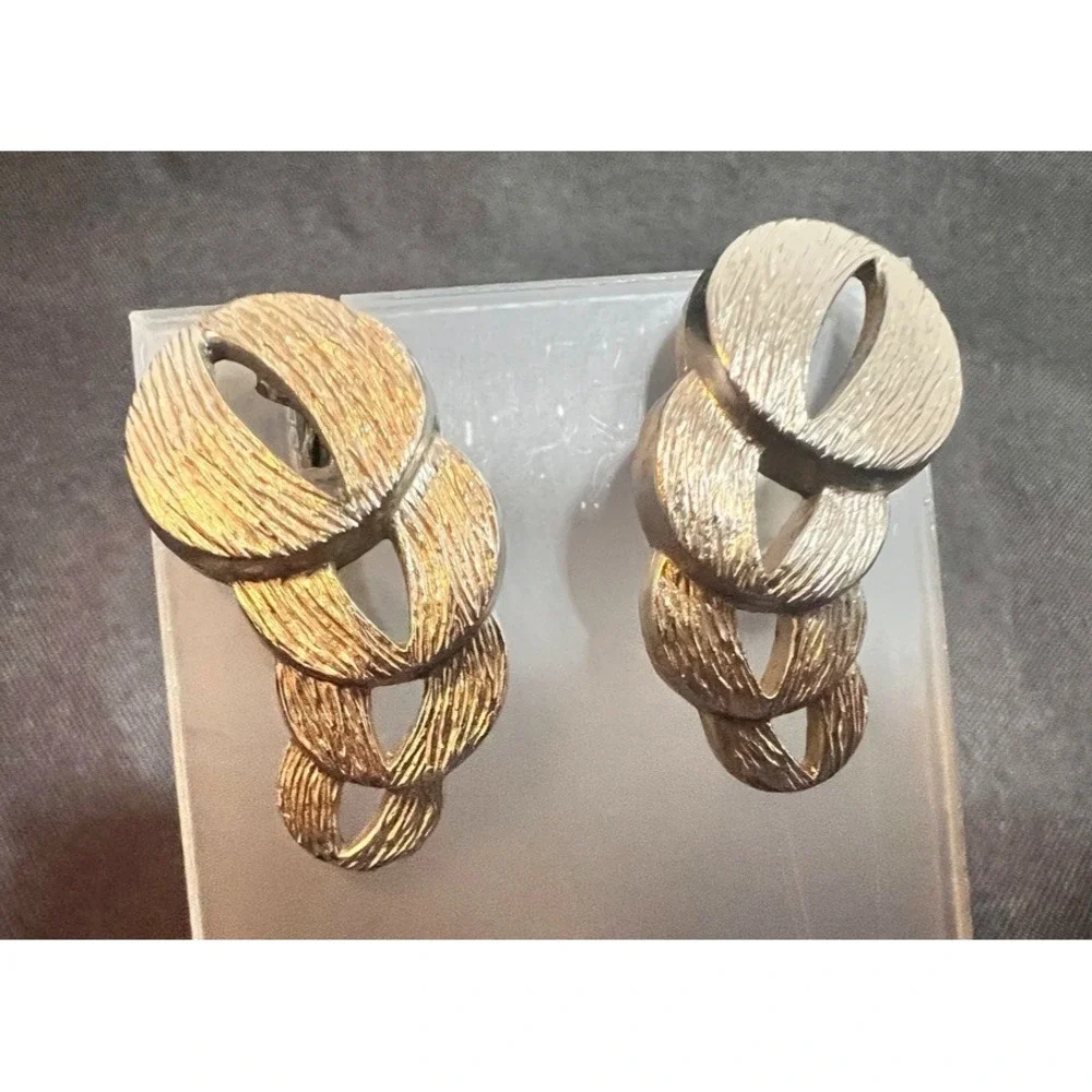 Vintage Monet Clip On Earrings Tone‎ Textured Mid Century Silver Retro Circles